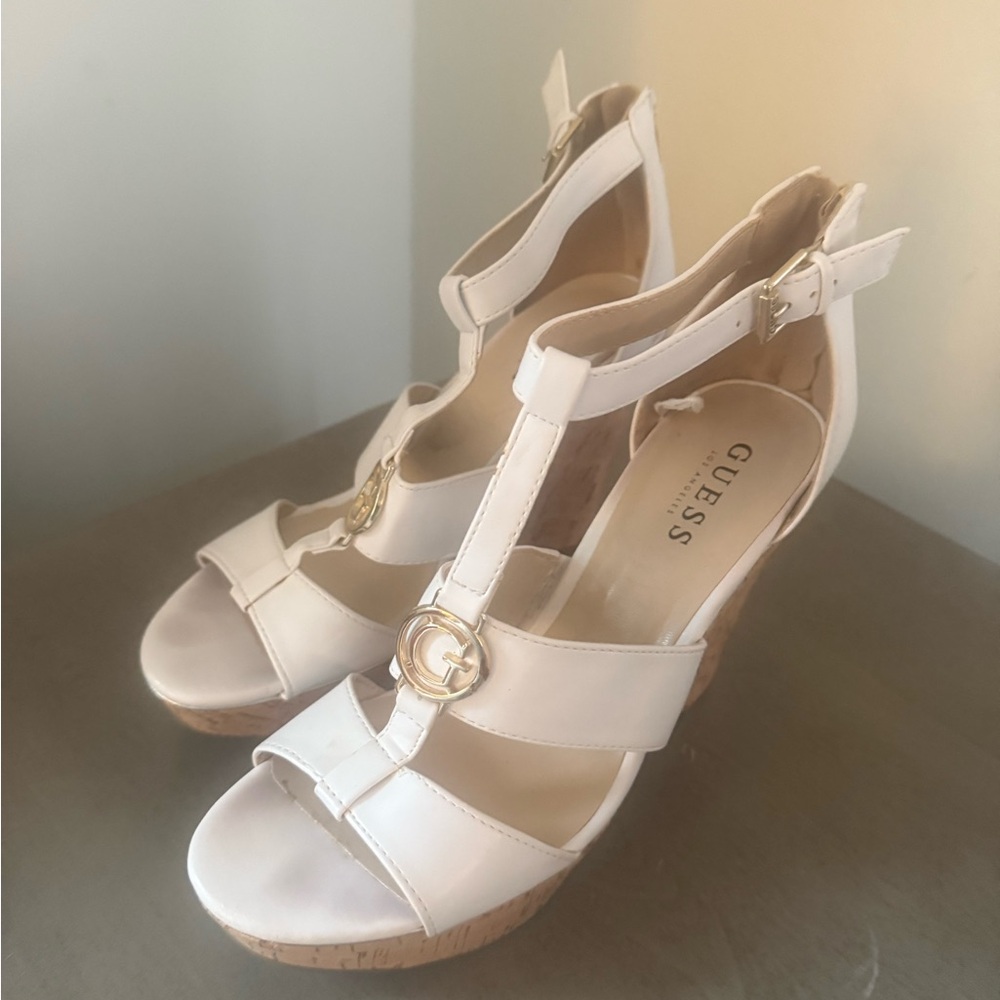 EUC  White wedges